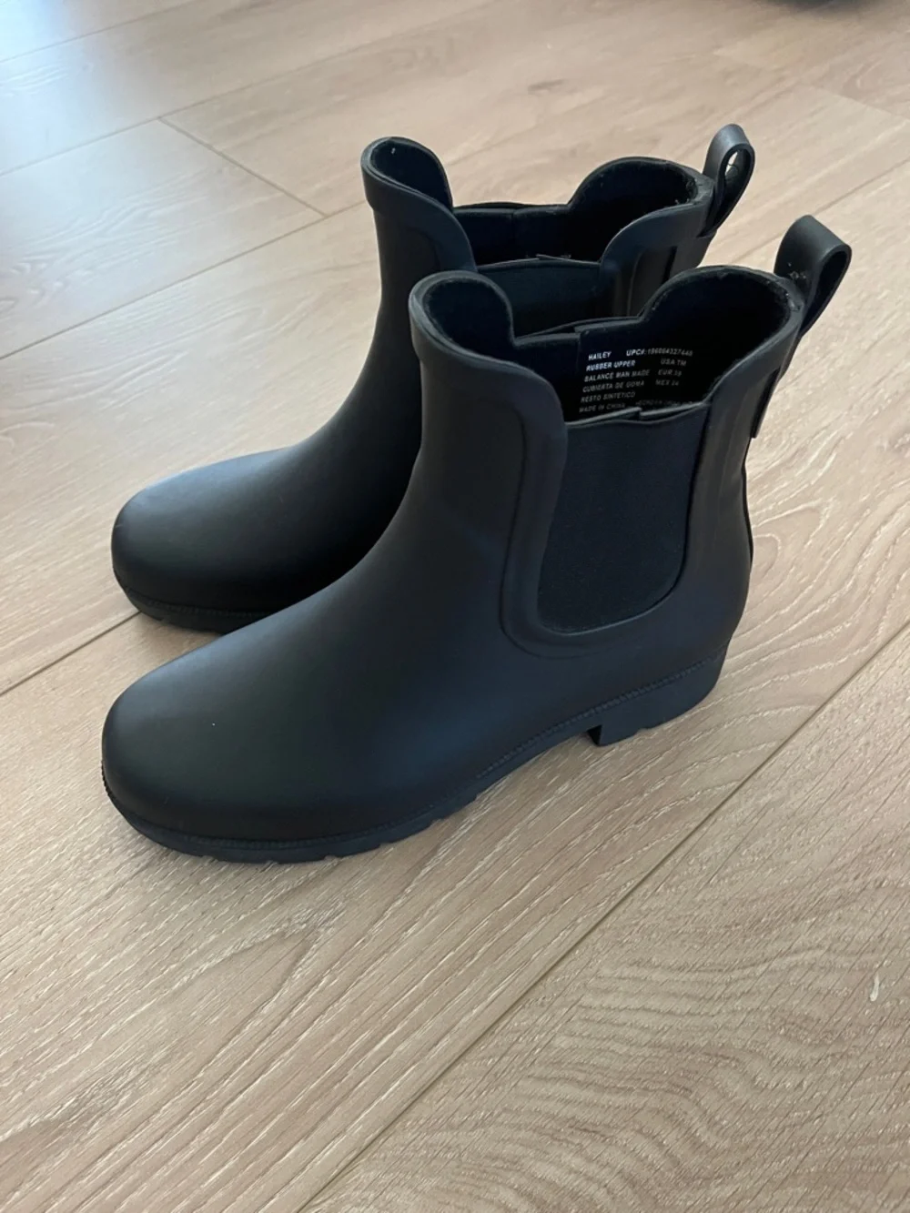 Eddie Bauer Hailey Black Chelsea Rain Boots Size 7